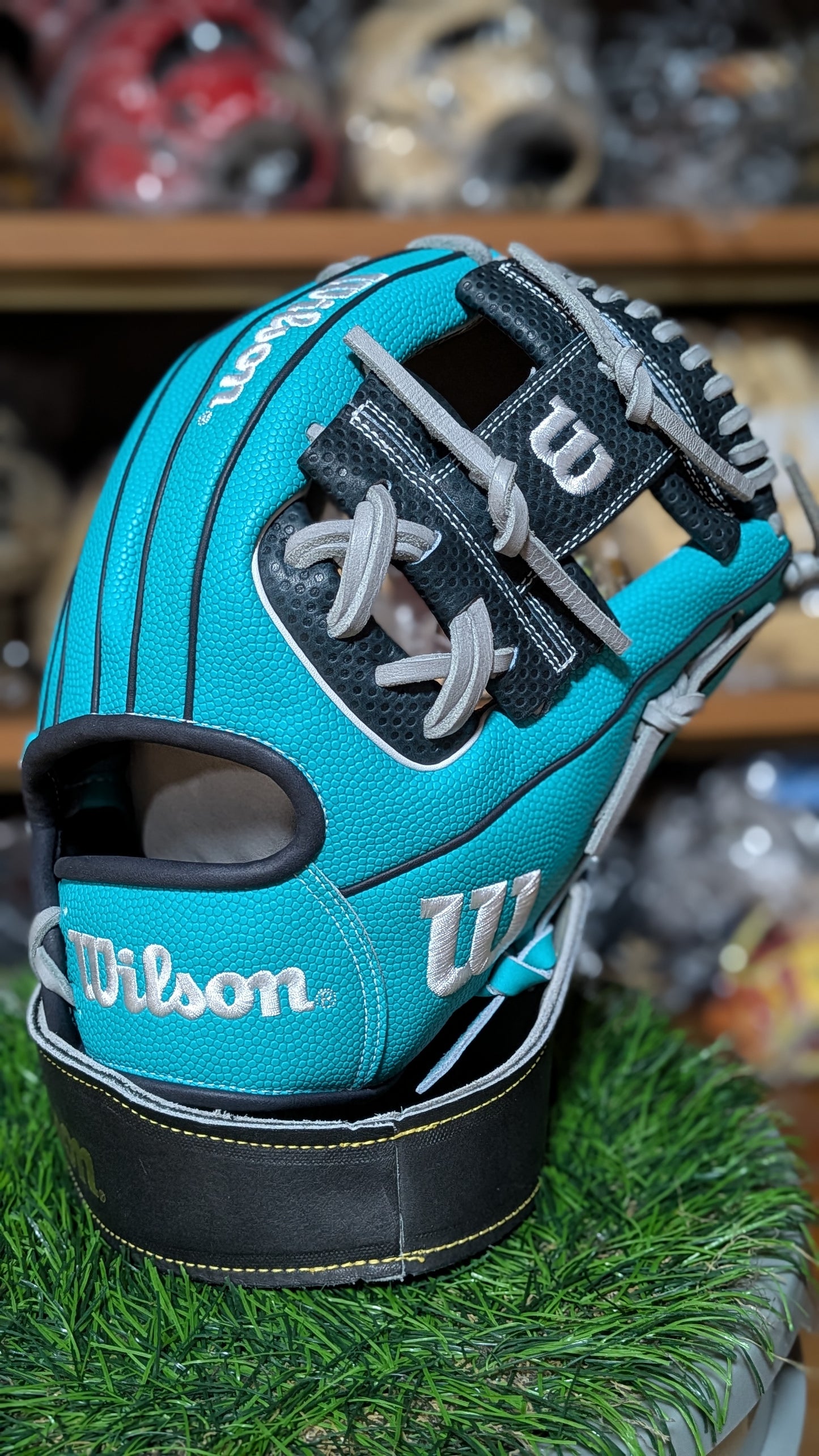 Wilson Soft Baseball Glove, Infielder's, Model 86, Fall/Winter 2013 Limited Edition, Wannabe Hero
