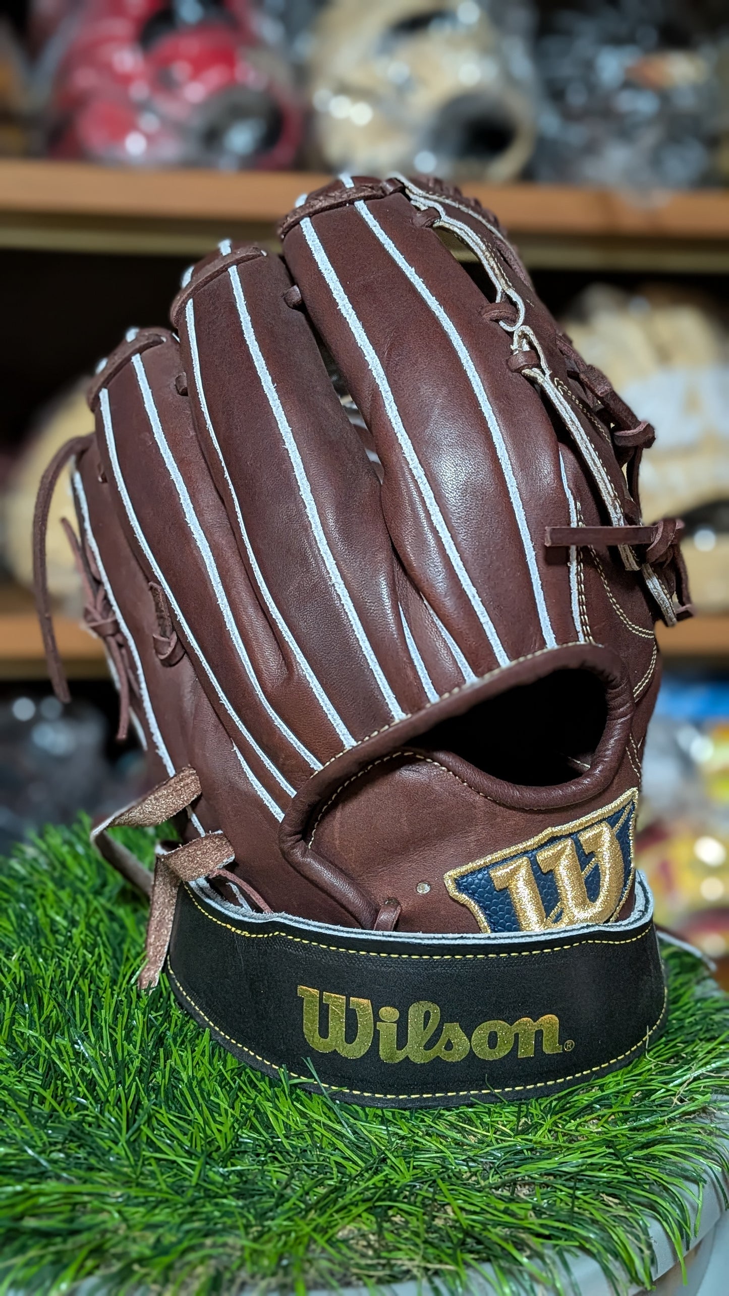 Wilson BasicLab SA17 Soft Baseball Glove for Pitchers (WBW103720)