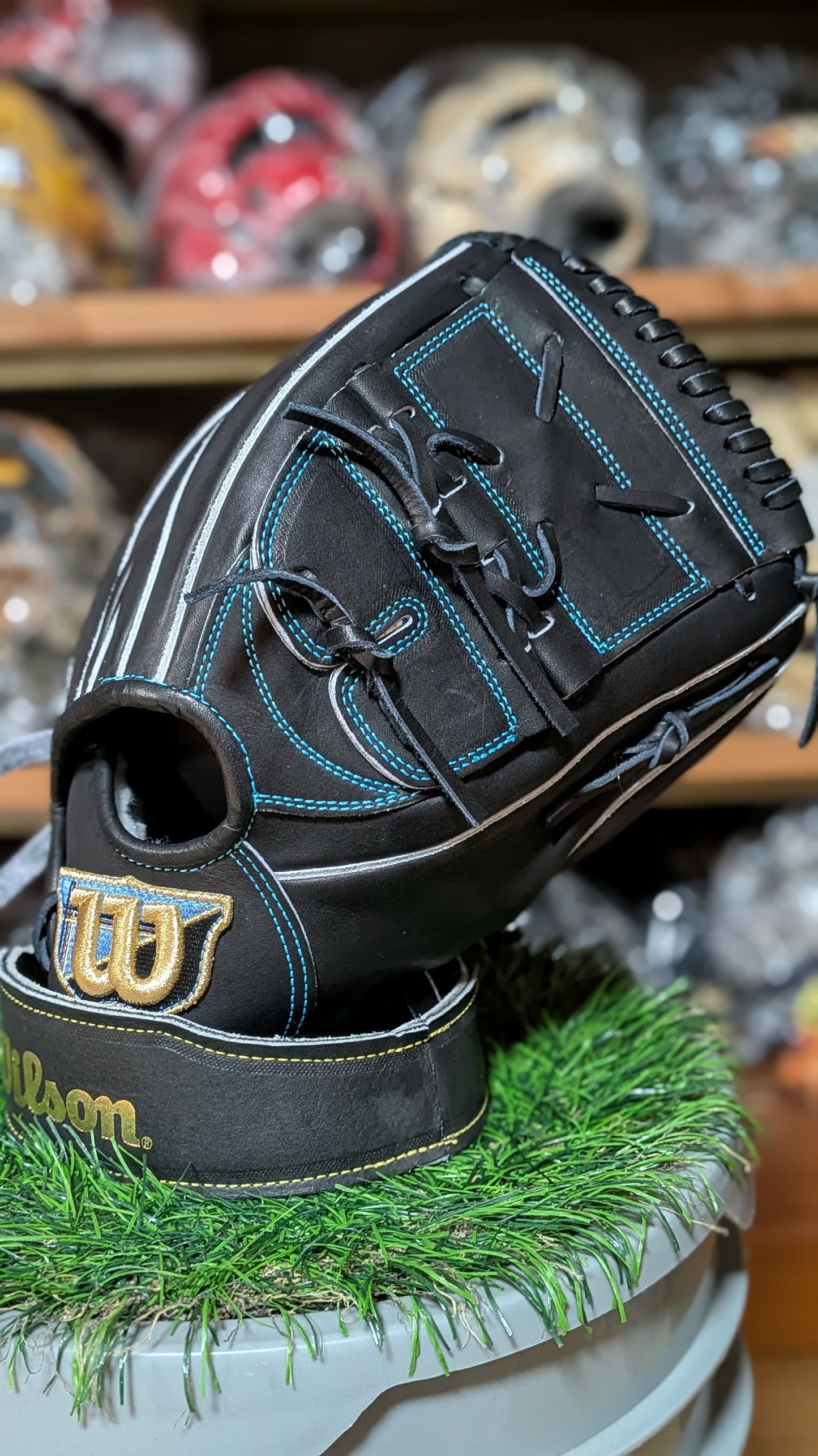 Wilson SA17 Hardball Pitcher's Glove