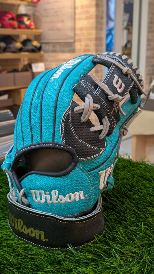 Wilson Soft Baseball Glove, Infielder's, Model 1723, Fall/Winter 2013 Limited Edition, Wannabe Hero