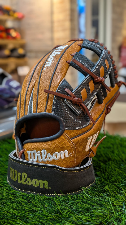 Wilson Soft Baseball Glove, Infielder's, Model 27, Fall/Winter 2013 Limited Edition, Wannabe Hero