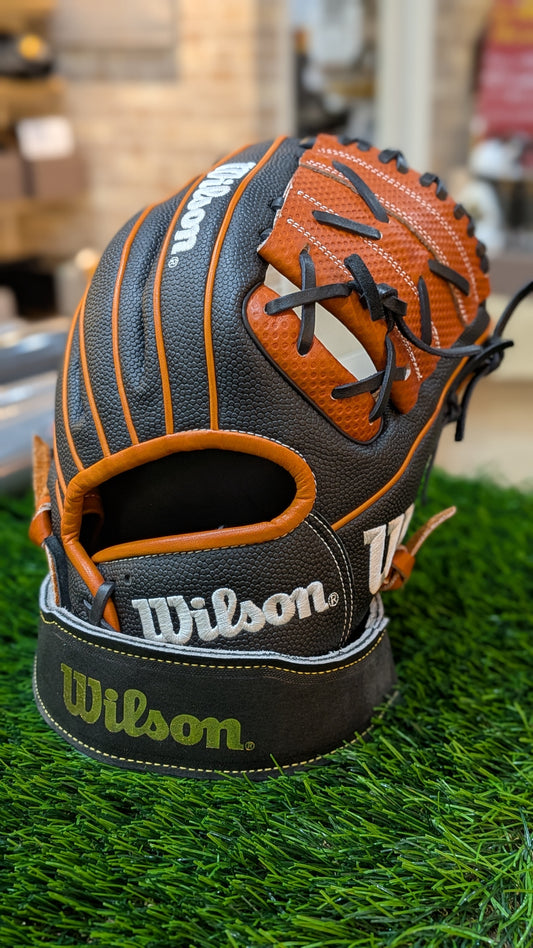 Wilson X2 Soft Baseball Glove for Infielders, Limited Edition, Wannabe Hero