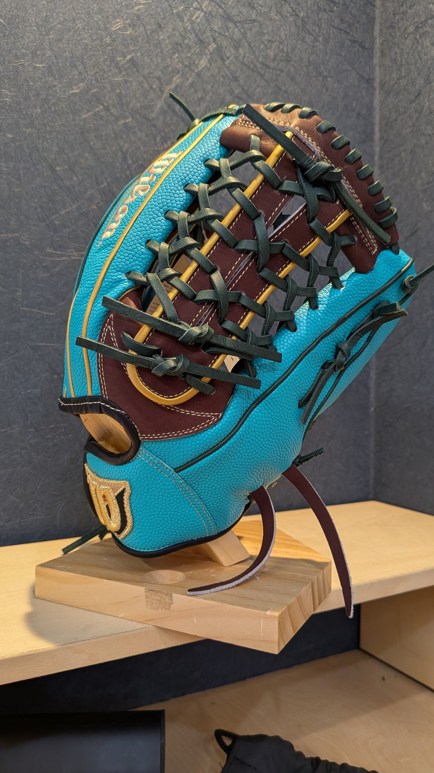 ウィルソン 女子ソフトボール用グラブ Wilson Queen  ユーティリティ用 95型 LH WBW104501