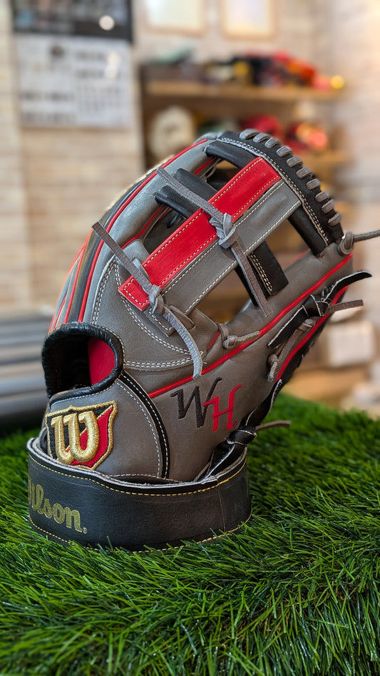 Wilson Wannabe Hero Soft Baseball Glove, Infielder's, DU Type, Limited Edition (WBW103071)