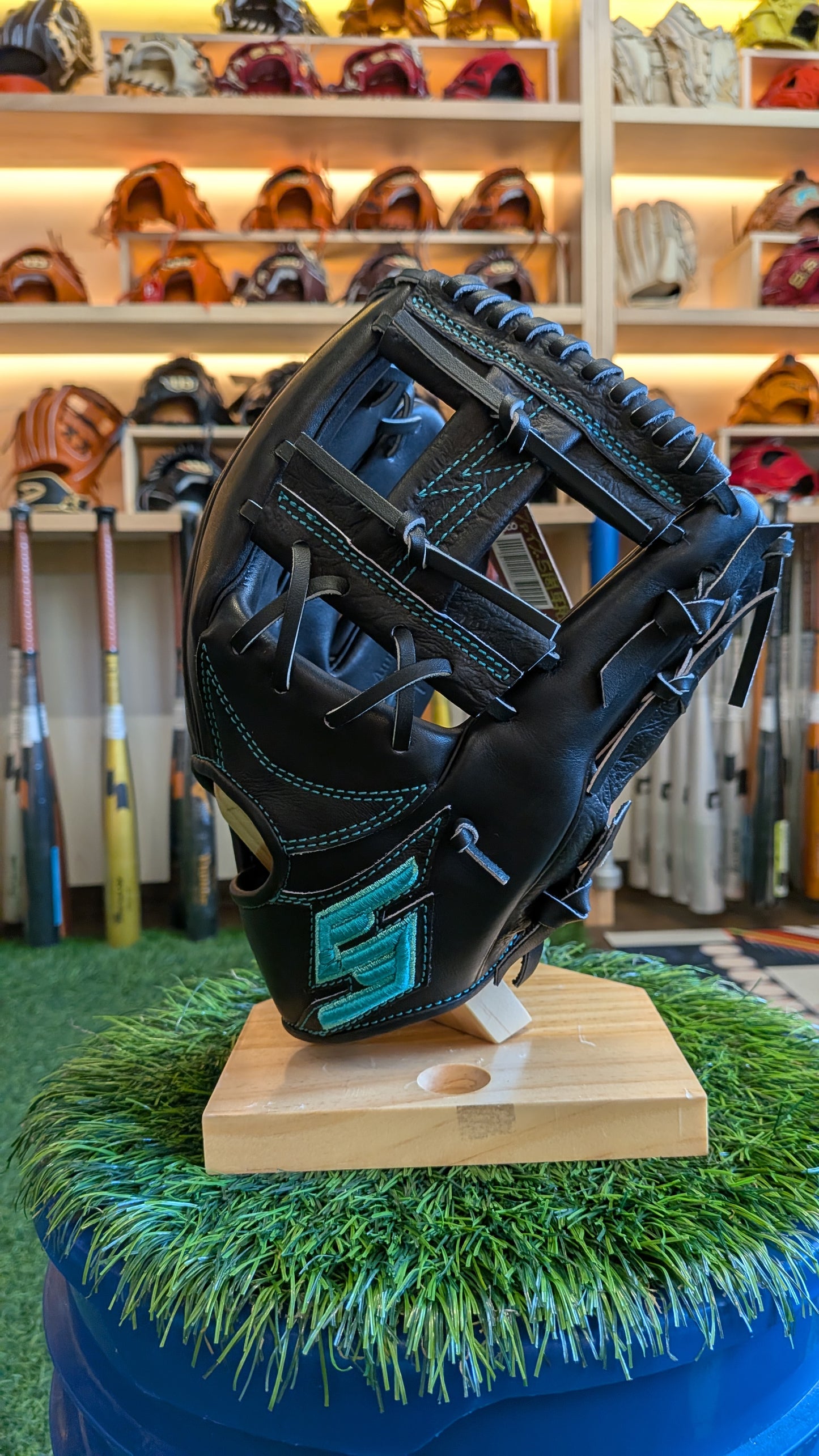 FIVE 5周年限定グラブ 硬式内野手用 ブラック F601 LH